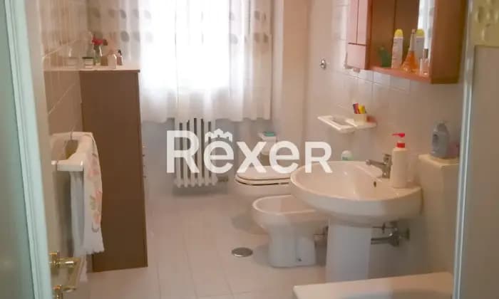 Rexer-Taranto-Appartamento-Ristrutturato-zona-Viale-Magna-Grecia-BAGNO