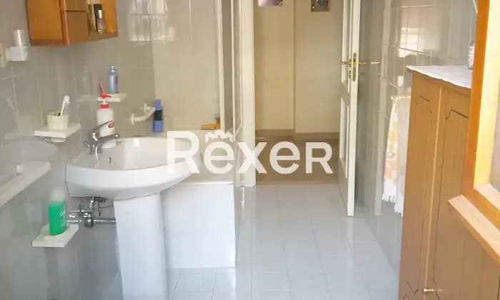 Rexer-Taranto-Appartamento-Ristrutturato-zona-Viale-Magna-Grecia-BAGNO