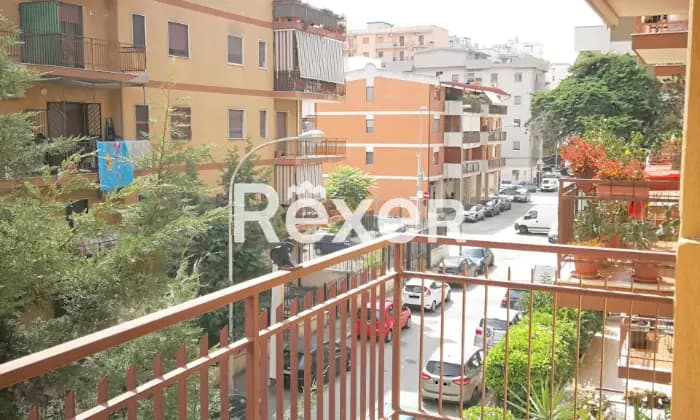 Rexer-Taranto-Appartamento-Ristrutturato-zona-Viale-Magna-Grecia-BALCONE