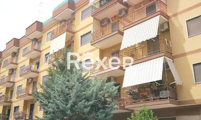 Rexer-Taranto-Appartamento-Ristrutturato-zona-Viale-Magna-Grecia-FACCIATA