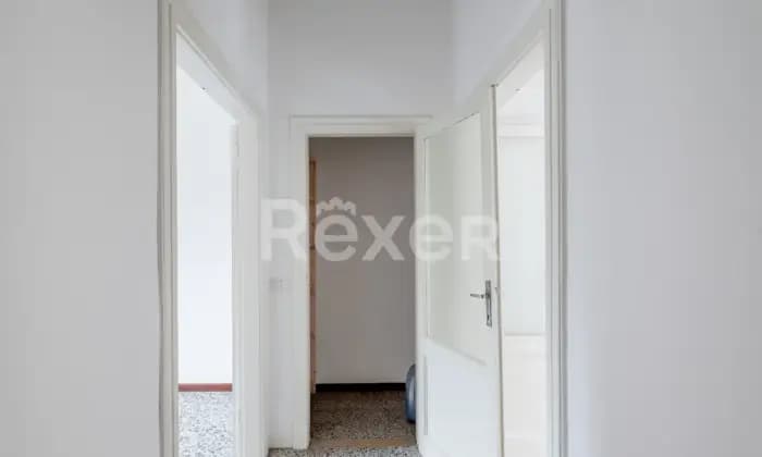 Rexer-Verona-Trilocale-con-cantina-solaio-e-posto-auto-condominiale-ANDITO