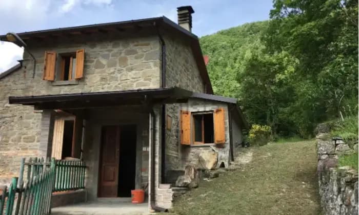 Rexer-Pieve-Santo-Stefano-Vendesi-casa-di-paese-in-vendita-in-Voltraio-Terrazzo