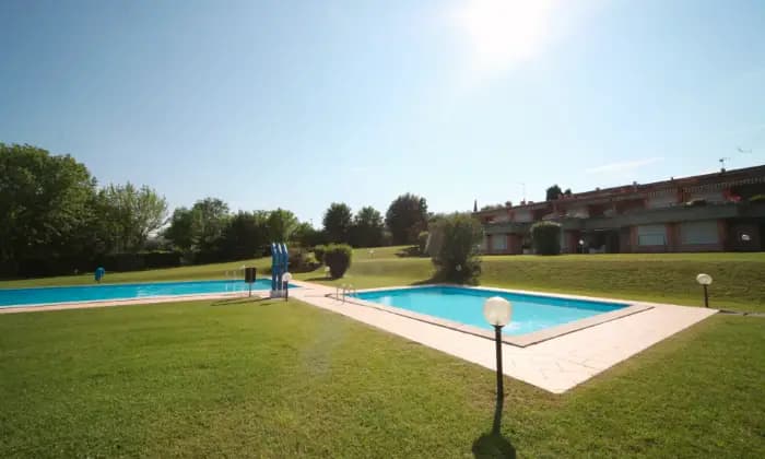 Rexer-Soiano-del-Lago-Appartamento-in-residence-vista-lago-con-piscine-Giardino
