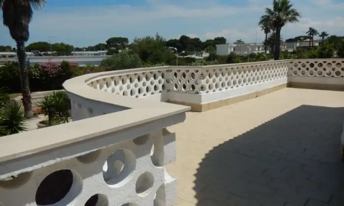 Rexer-Giovinazzo-Vendesi-VILLA-in-Via-Bari-a-Le-Macchie-BA-Terrazzo