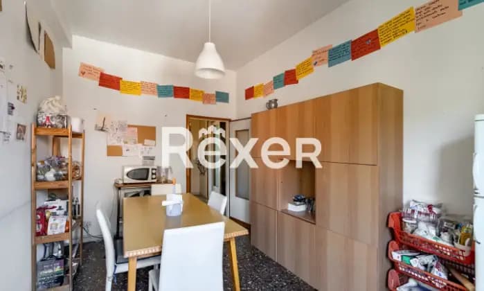 Rexer-Bologna-Centro-storico-via-del-Rondone-Appartamento-mq-con-balconi-e-cantina-Salone