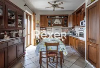 Rexer-Moncalieri-Tagliaferro-Villa-bifamiliare-articolata-su-tre-livelli-con-ampio-box-e-cantina-Cucina