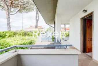 Rexer-GUIDONIA-MONTECELIO-Colleverde-Nuovo-Porzione-di-villa-bifamiliare-mq-con-ampio-giardino-terrazze-box-e-cantina-Bagno