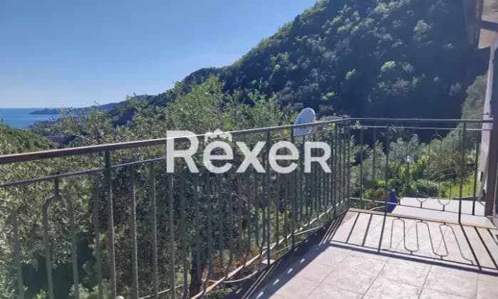 Rexer-Rapallo-Casa-indipendente-vista-mare-con-giardino-e-posti-auto-a-pochi-minuti-dal-centro-di-Rapallo-Terrazzo
