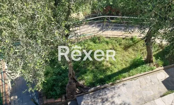 Rexer-Rapallo-Casa-indipendente-vista-mare-con-giardino-e-posti-auto-a-pochi-minuti-dal-centro-di-Rapallo-Giardino