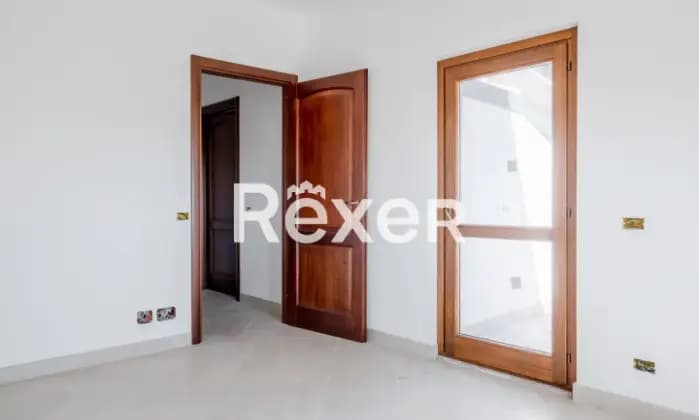 Rexer-Guidonia-Montecelio-Colleverde-Nuovo-Porzione-di-villa-bifamiliare-mq-con-ampio-giardino-terrazze-box-e-cantina-Altro