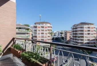 Rexer-Roma-Appartamento-mq-Possibilit-acquisto-box-auto-Terrazzo