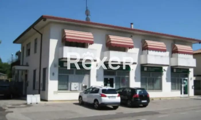 Rexer-Padova-Ex-filiale-bancaria-in-vendita-a-Padova-Terrazzo