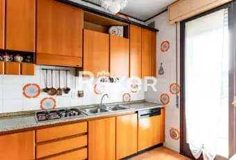 Rexer-Padova-In-zona-Nazareth-Appartamento-mq-con-box-auto-doppio-e-cantina-Cucina