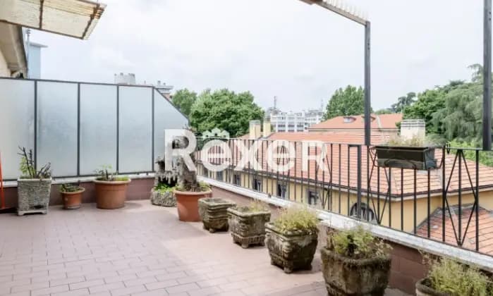 Rexer-Milano-Piazza-Sesia-Appartamento-con-ampio-terrazzo-di-mq-Terrazzo