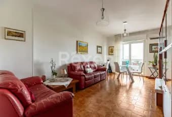 Rexer-Oristano-Affascinante-appartamento-al-sesto-piano-comfort-e-vista-panoramica-SALONE