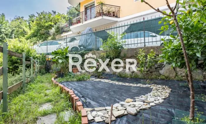 Rexer-Rapallo-Trilocale-con-giardino-e-posto-auto-Giardino