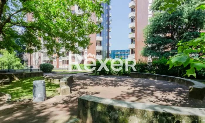 Rexer-Milano-Bande-Nere-trilocale-in-ottimo-contesto-con-tripla-esposizione-Giardino