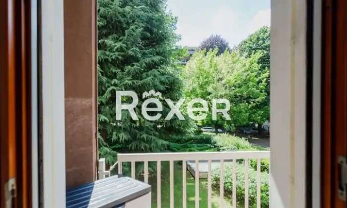 Rexer-Milano-Bande-Nere-trilocale-in-ottimo-contesto-con-tripla-esposizione-Terrazzo