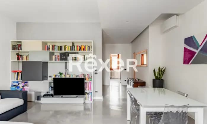Rexer-VICENZA-Appartamento-recentemente-ristrutturato-di-ampia-metratura-con-garage-doppio-Salone