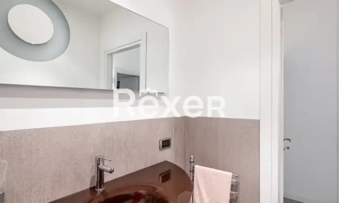 Rexer-VICENZA-Appartamento-recentemente-ristrutturato-di-ampia-metratura-con-garage-doppio-Bagno