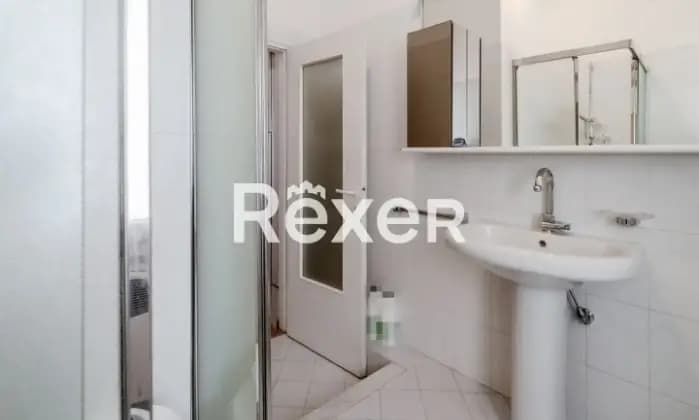 Rexer-BOLOGNA-Centro-Storico-Appartamento-mq-con-cantina-Bagno