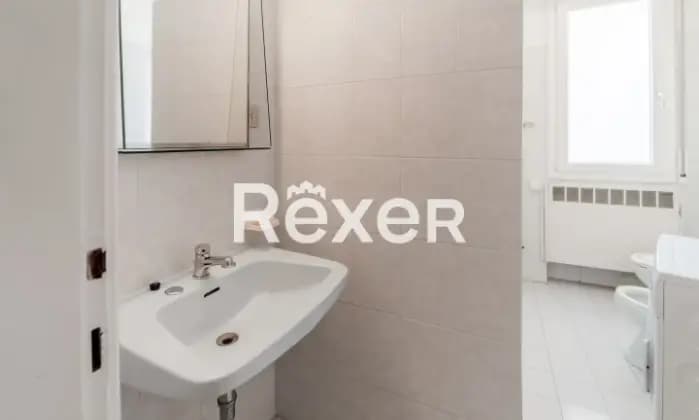 Rexer-BOLOGNA-Centro-Storico-Appartamento-mq-con-cantina-Bagno