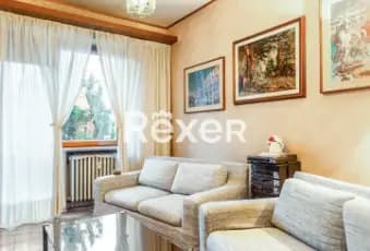 Rexer-Torino-Appartamento-mq-con-cantina-Possibilit-acquisto-box-auto-Salone