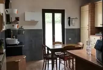 Rexer-Bomarzo-Immobile-in-vendita-in-via-Vittorio-Bachelet-Centro-Bomarzo-Cucina