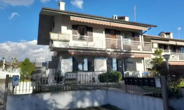 Rexer-Almenno-San-Salvatore-Vendesi-appartamento-in-Via-Alessandro-ManzoniCentroAlmenno-San-Salvatore-Terrazzo