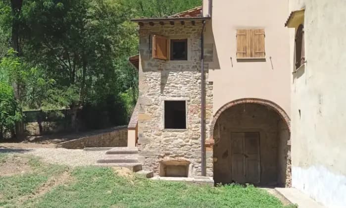 Rexer-Terranuova-Bracciolini-Vendesi-Casa-colonica-frazione-Montemarciano-Terranuova-Bracciolini-Altro