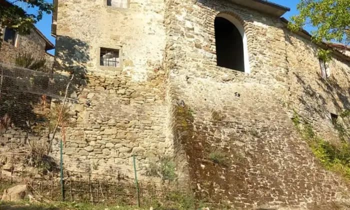 Rexer-Castel-Focognano-Casetta-semindipendente-in-pietra-in-Localit-Poggersona-a-Castel-Focognano-Giardino