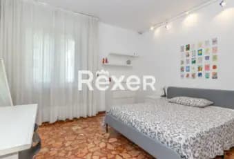 Rexer-Venezia-Appartamento-in-ottima-posizione-con-tre-camere-e-garage-CameraDaLetto