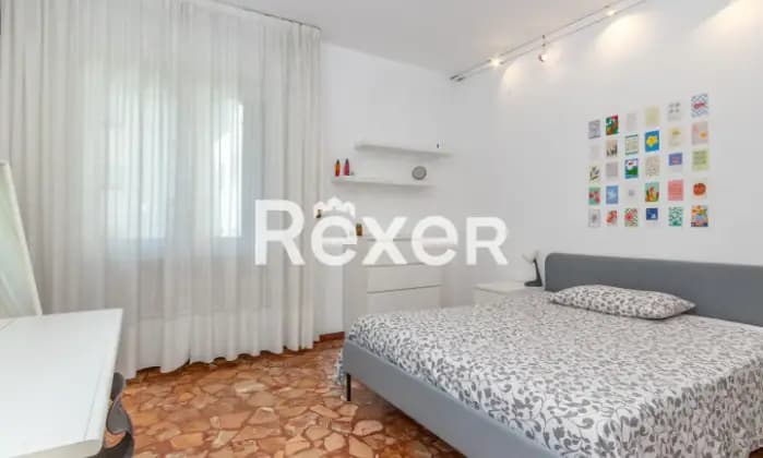 Rexer-Venezia-Appartamento-in-ottima-posizione-con-tre-camere-e-garage-CameraDaLetto
