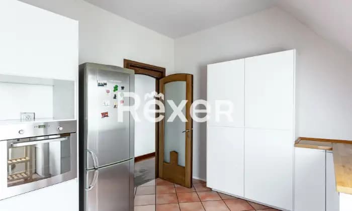 Rexer-Milano-Via-Rosmini-Appartamento-ultimo-piano-mq-Cucina