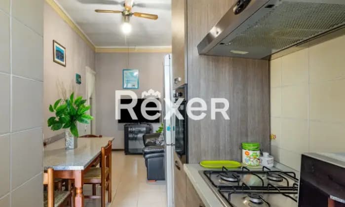 Rexer-Torino-Appartamento-nelle-immediate-vicinanze-della-fermata-metro-Rivoli-Cucina