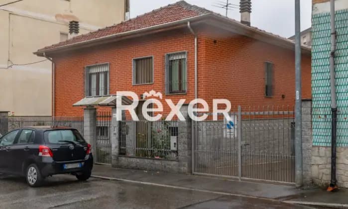Rexer-Nichelino-Villetta-indipendente-con-giardino-Garage