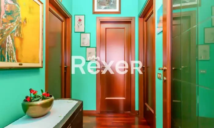 Rexer-Agrate-Brianza-Villa-indipendente-su-due-livelli-con-giardino-e-box-doppio-Altro