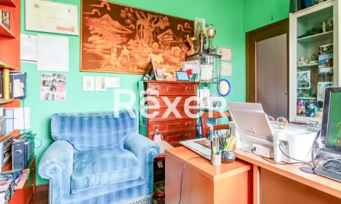 Rexer-Agrate-Brianza-Villa-indipendente-su-due-livelli-con-giardino-e-box-doppio-Cucina