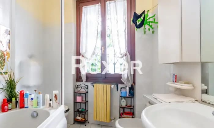 Rexer-AGRATE-BRIANZA-Villa-indipendente-su-due-livelli-con-giardino-e-box-doppio-Bagno