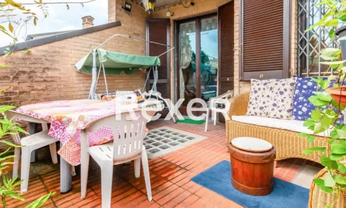 Rexer-AGRATE-BRIANZA-Villa-indipendente-su-due-livelli-con-giardino-e-box-doppio-Terrazzo