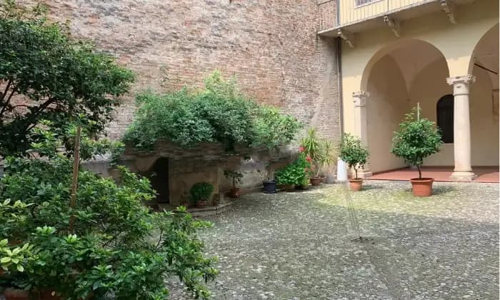 Rexer-Mantova-Vendesi-LOFT-Via-Mazzini-a-Mantova-Giardino