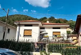 Rexer-Gardone-Val-Trompia-Appartamento-in-villa-bifamiliare-in-via-Pratello-Terrazzo