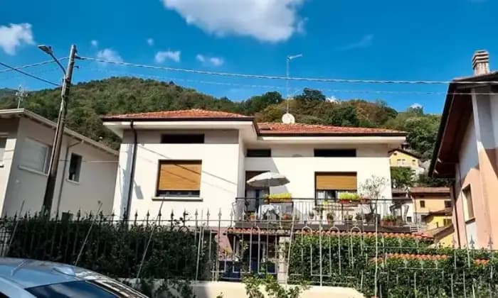 Rexer-Gardone-Val-Trompia-Appartamento-in-villa-bifamiliare-in-via-Pratello-Terrazzo