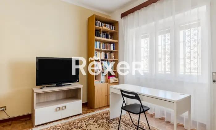 Rexer-Roma-Via-Fossombrone-Appartamento-mq-con-balconate-soffitta-e-posto-auto-Altro