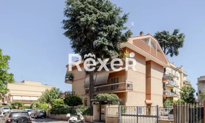 Rexer-Roma-Via-Fossombrone-Appartamento-mq-con-balconate-soffitta-e-posto-auto-Giardino