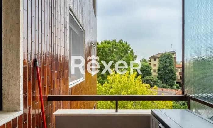 Rexer-Milano-Quadrilocale-di-mq-con-cucina-abitabile-due-balconi-e-cantina-Possibilit-box-auto-mq-Giardino