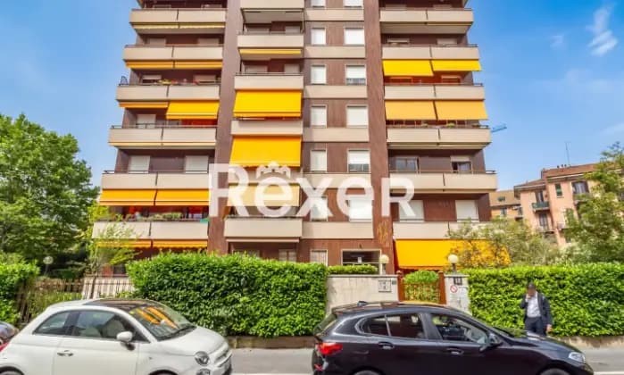 Rexer-Milano-Quadrilocale-di-mq-con-cucina-abitabile-due-balconi-e-cantina-Possibilit-box-auto-mq-Terrazzo