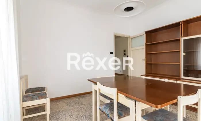 Rexer-ROMA-Zona-Villa-Lazzaroni-Ampio-bilocale-al-piano-quinto-Altro