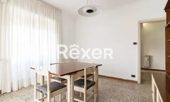 Rexer-ROMA-Zona-Villa-Lazzaroni-Ampio-bilocale-al-piano-quinto-Altro