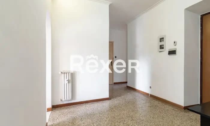 Rexer-ROMA-Zona-Villa-Lazzaroni-Ampio-bilocale-al-piano-quinto-Altro